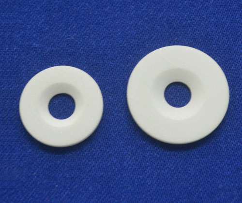 該如何正確選擇高質量標準氧化鋯陶瓷片?